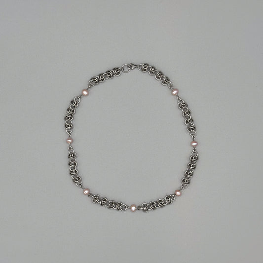 ROSÉ PEARL NECKLACE